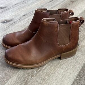 SOREL ~ Women’s 10.5 Emelie ankle/chelsea boot, tobacco brown leather, EUC!